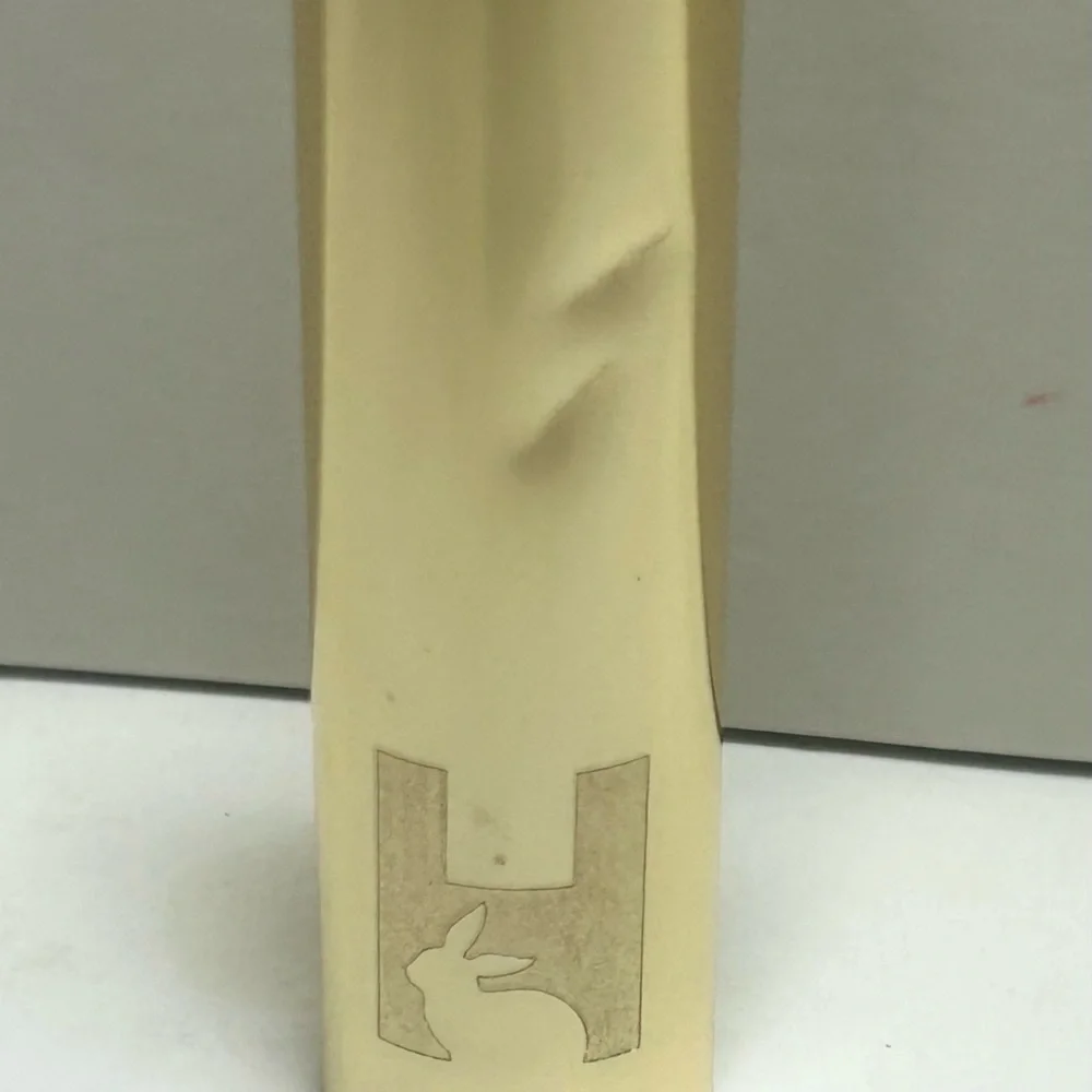 Hourglass tubing mascara